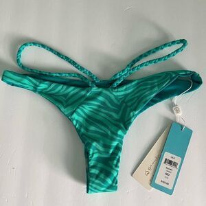 BEACH BUNNY LEX TANGO BOTTOM!!